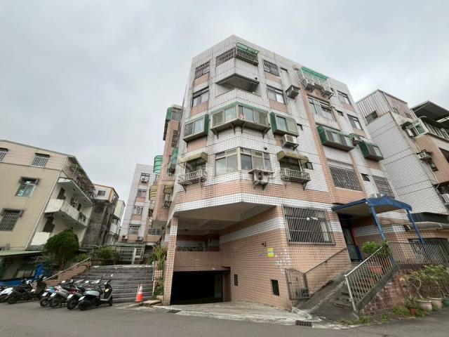 竹東鎮法拍屋生產街嘉年華三樓附車竹東臺大醫院優室法拍林小陽