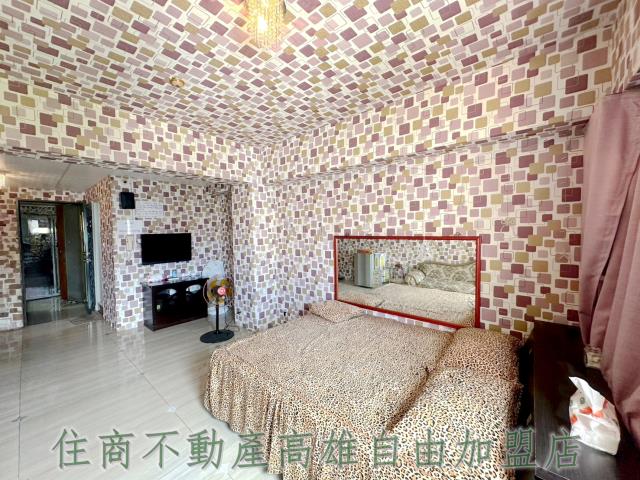 高雄新興區大樓-4