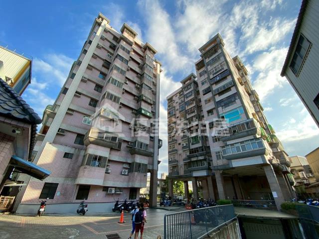 竹東法拍屋二重國中小凱悅名園法拍好丘0906901097