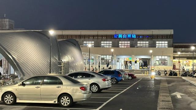 高雄岡山法拍大樓-2