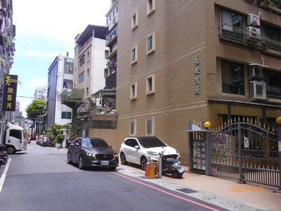 新北蘆洲拍賣大樓-1