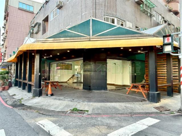 楠梓德賢三角窗樓店