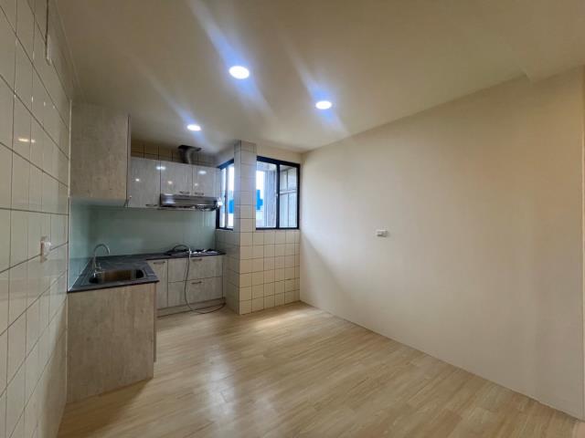 中壢區福州路五樓美三房