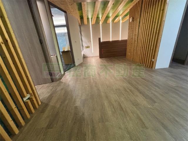 高雄新興區大樓-11