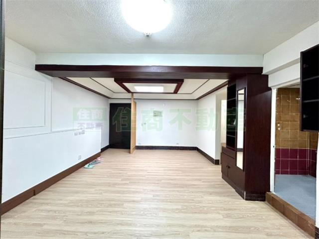 鹽埕愛河優質電梯2房公寓