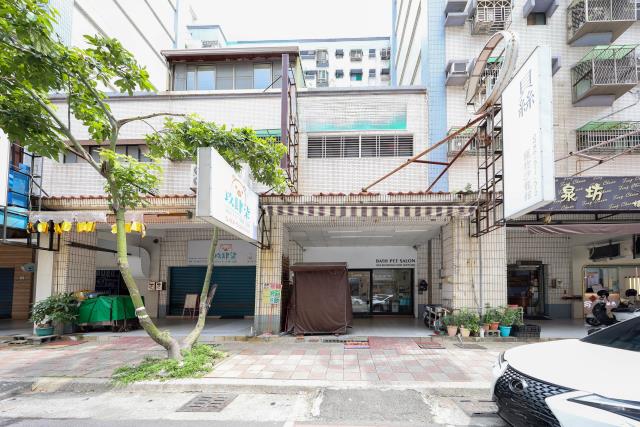 前鎮區買屋前鎮區店面亞灣店面