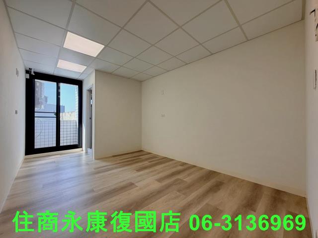 市中心的中心美套房