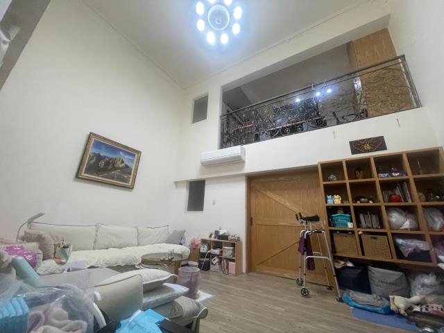 近中央大學萊茵富邑透天別墅