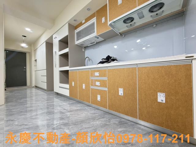 巨城三民收租自住兩房工作室有陽台廚房首購便宜全新