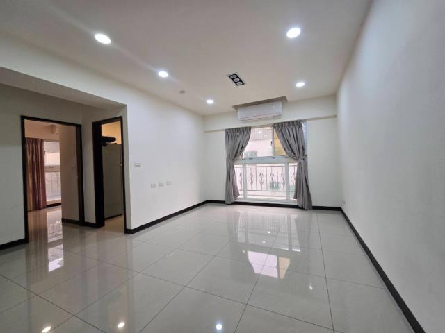 法國紅3房車中壢高中法國紅3房車環西路法國紅3房車