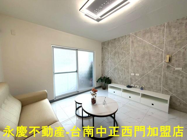 台南房仲情侶南區碳佐麻里四樓寓漂亮三房