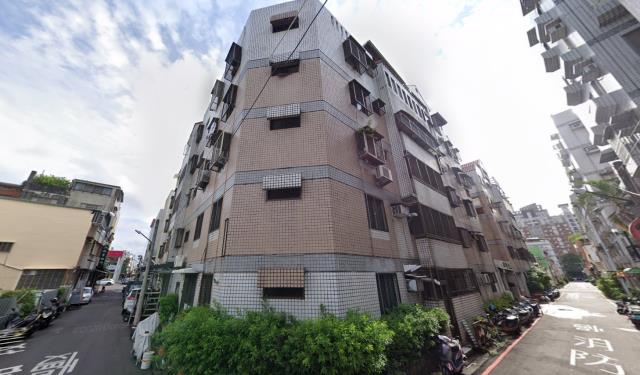 台中法拍屋公益路皇家堡優室法拍林小陽