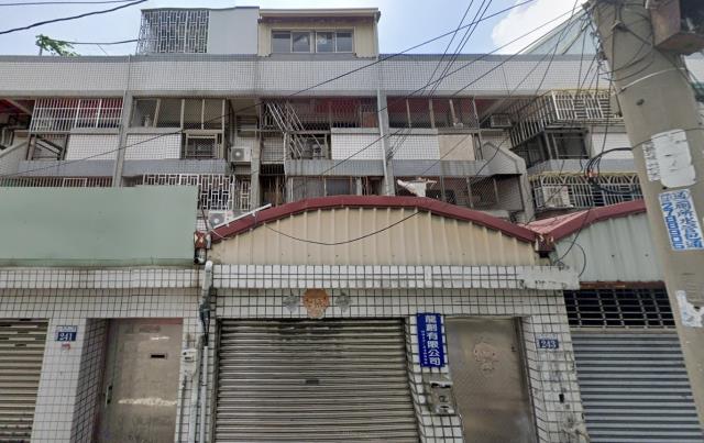 台中法拍屋成功二路透天優室法拍林小陽