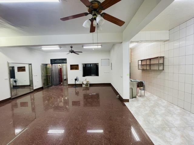 美麗島站走路5分鐘捷運新掘江小吃新興國小學區中央公