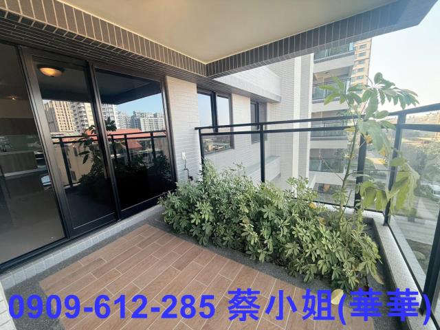 楠梓區三房平車大樓高大特區橋頭新市鎮