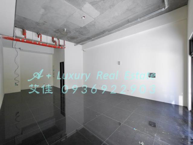 遠雄晴川挑高店面