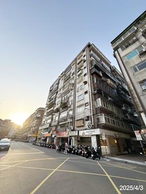 台北士林法拍大樓-2