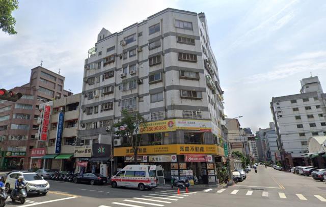 台中法拍屋大墩路心荷城優室法拍林小陽