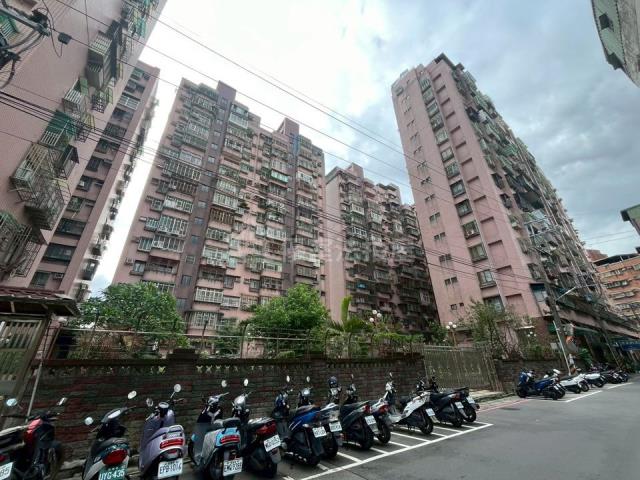 樹林法拍屋彭福國小樹林新都市法拍好丘0906901097