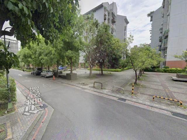 內湖華廈法拍-1