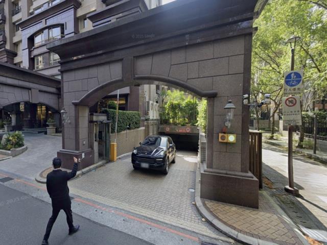 台北信義區法拍大樓-1