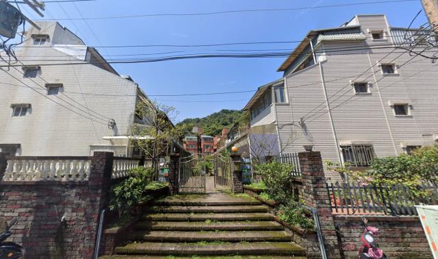 基隆法拍屋武聖街車庫別墅優室法拍林小陽