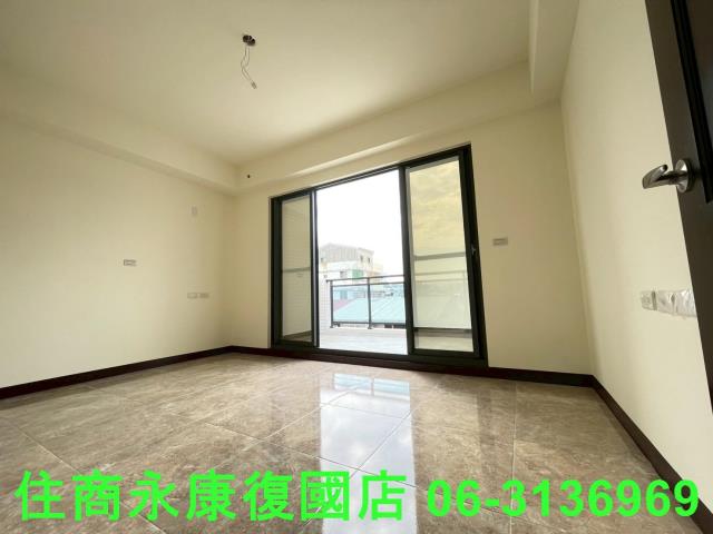 近中華商圈稀有全新車墅A