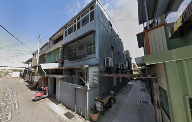 苗栗市法拍屋中正路透天優室法拍林小陽