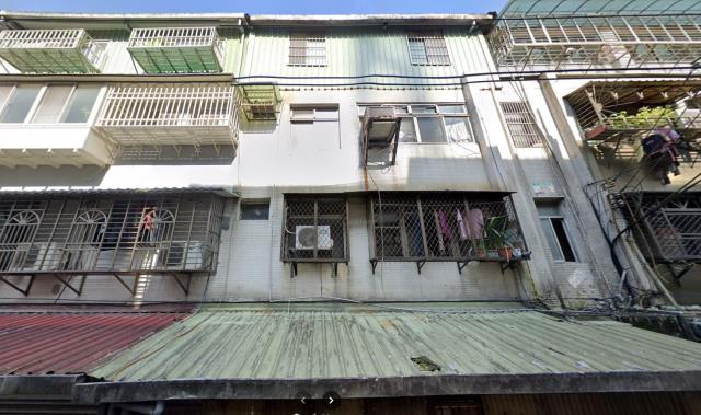 七堵區法拍屋長安街頂加優室法拍林小陽