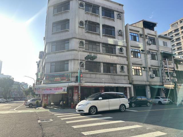 高雄前鎮拍賣透天-3