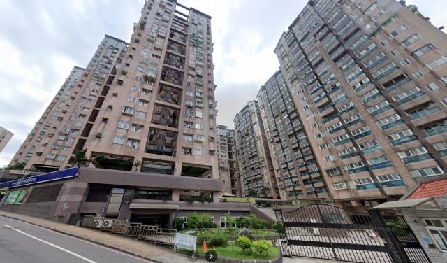 中正區法拍屋新豐街碧海擎天優室法拍林小陽