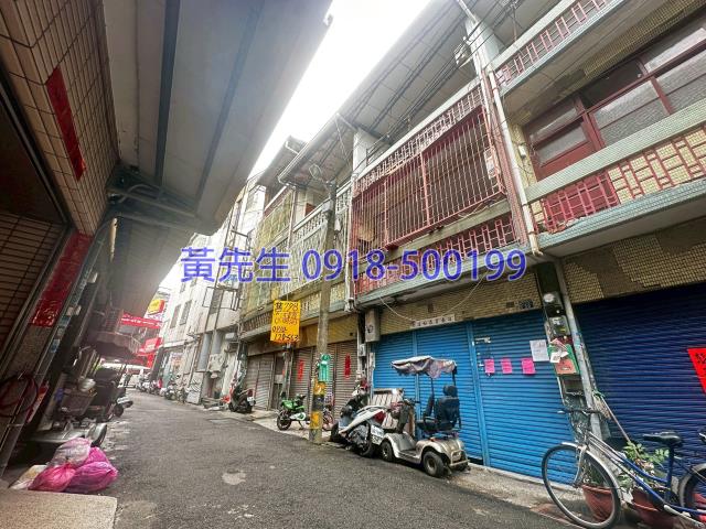 台中大里法拍透天-1