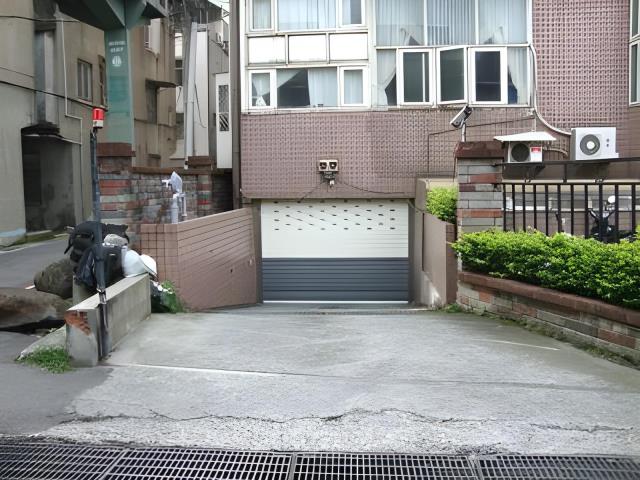 八里法拍大樓-4