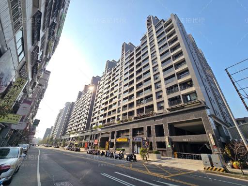 台中市太平區新興路32號8樓之1法拍屋代標指名小林法拍張經理