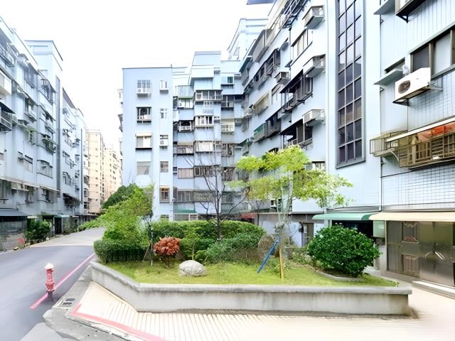 八里法拍大樓-5