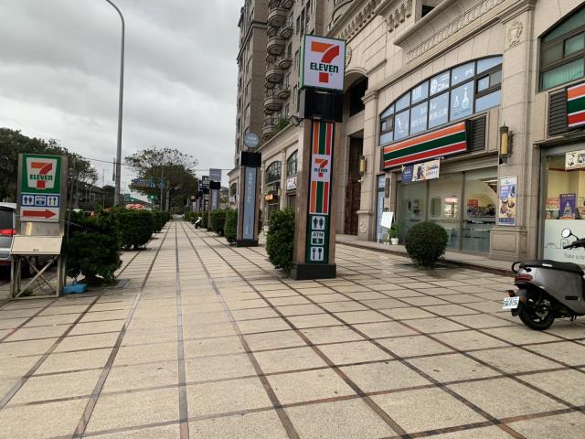 青埔高鐵北路臨20米路金店面