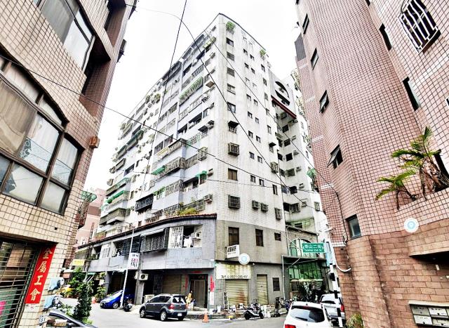 嘉義市西區世賢路三房