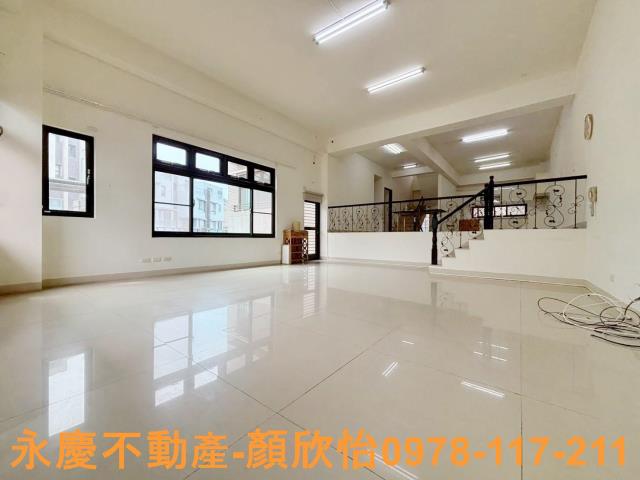 紀伊國麗山街香山區百溱觀社區透天別墅百坪