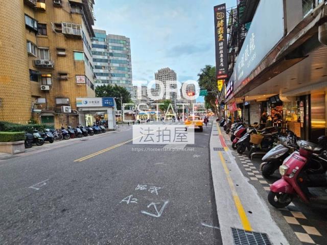 台北信義區法拍大樓-7