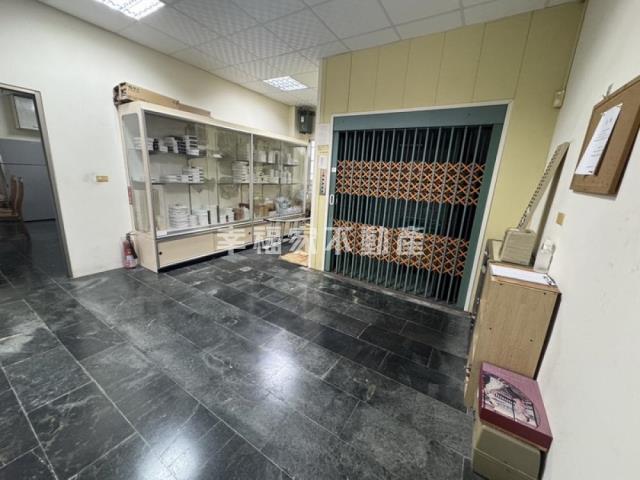 台南安平店面-7