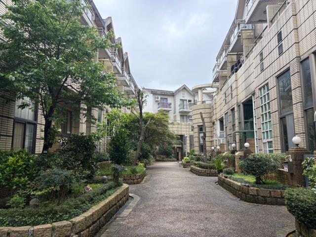 龍潭百年大鎮別墅牛津特區百年大鎮別墅百年大鎮別墅室內雙車庫