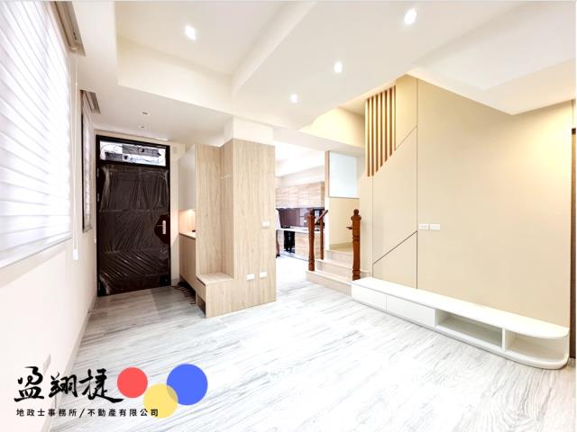 潮州運動公園溜冰場全新車庫別墅