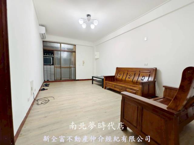 專賣近夢時代大陽台3房