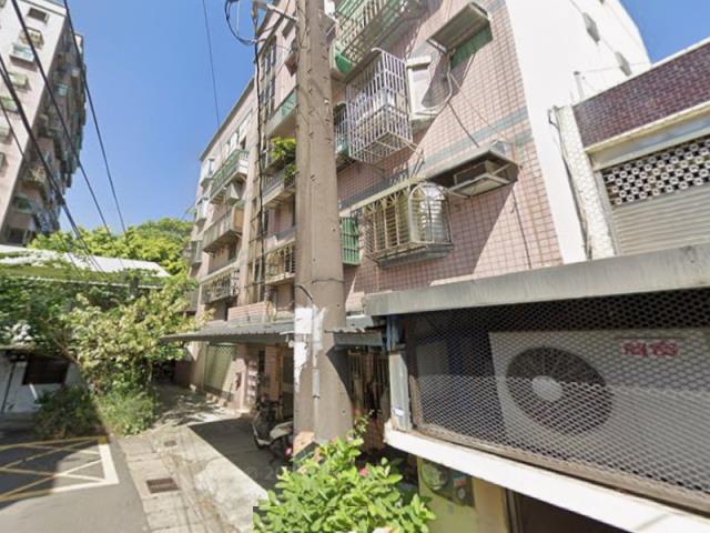 崁頂生活圈法拍屋晉元路公寓三房邊間前後陽台