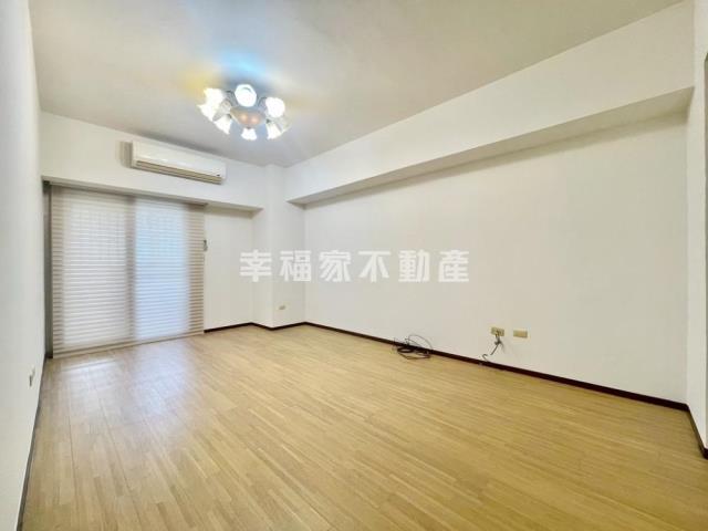 獨家安平面河景三房車位