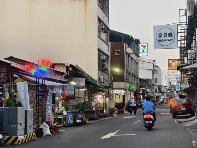 台南東區透天-11