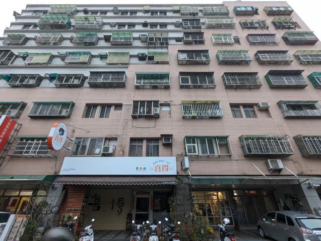 頭份市法拍屋銀河北路銀河星鑽優室法拍林小陽