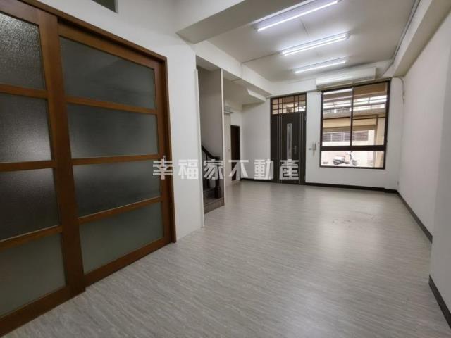 專仁德文賢路30坪整新墅