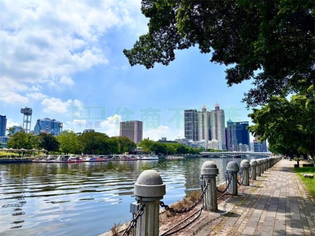 府北公園愛河畔套房