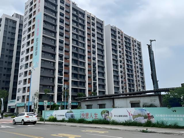 八里大樓拍賣-1